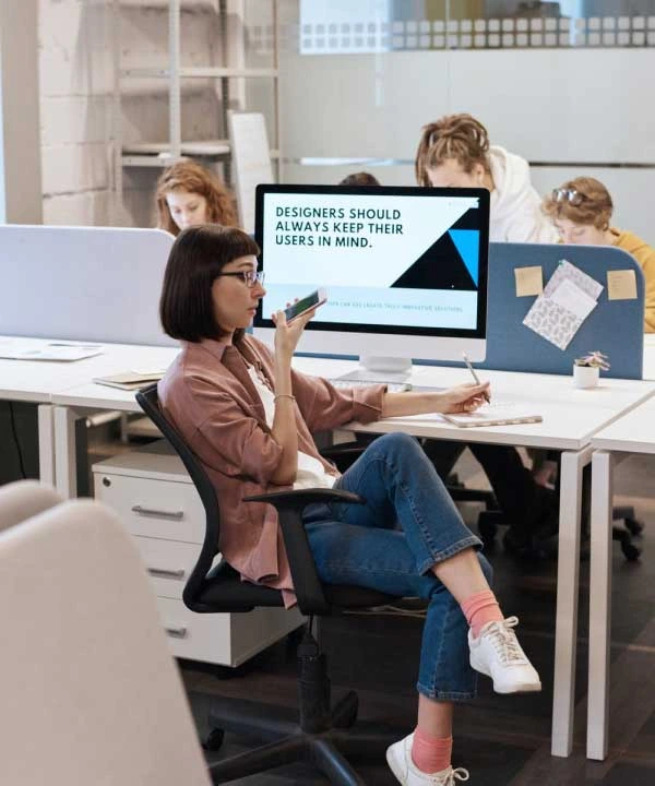 Marketing freelancers brainstorming in office setup